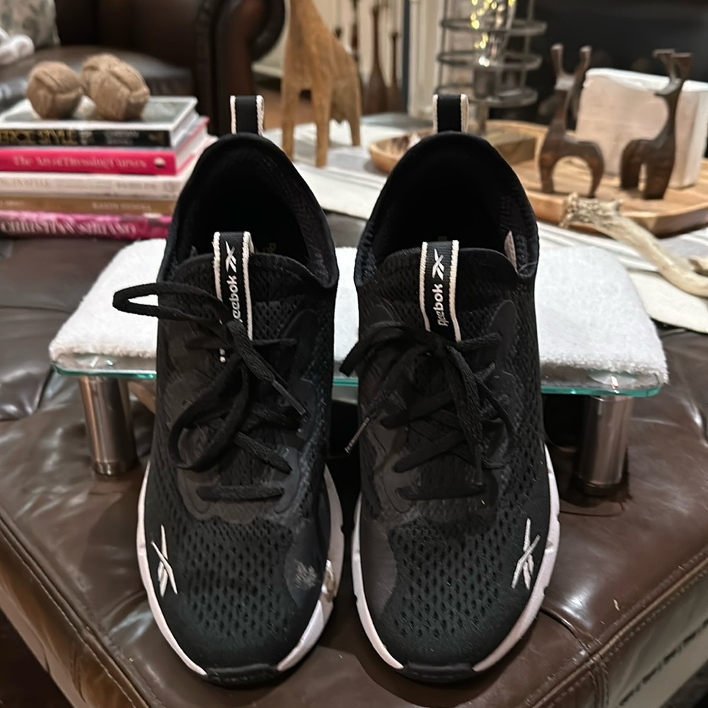 Women’s Reebok Zig Sky Cross Trainer Sneakers, Black, Size 10
